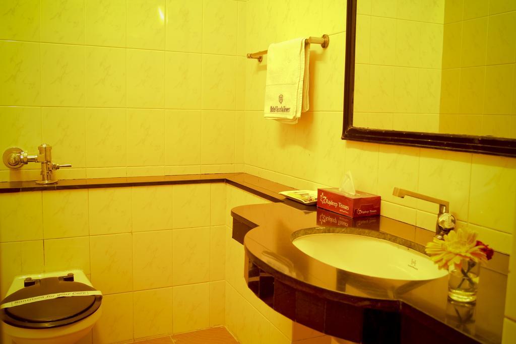Hotel Yasodha Towers Hosūr Exterior foto